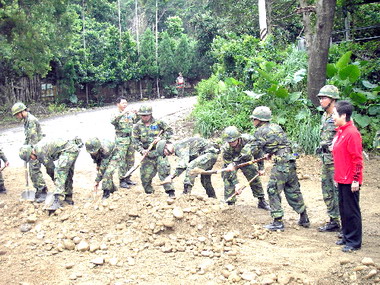 莫拉克肆虐國軍協助救災(圖)