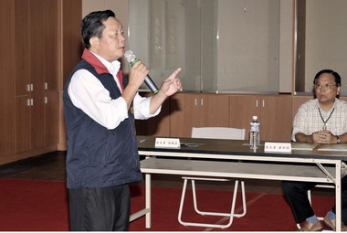 縣府與二河局防汛宣導(圖)