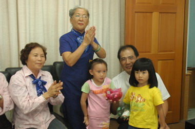 花蓮縣女童軍會今捐款由張志明代表接受(圖)