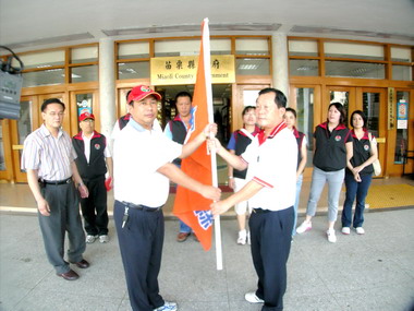 原民處動員人力至高雄協助救災工作(圖)