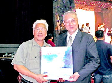 吳敦義出掌行政院長李朝卿：台灣的福氣(圖)