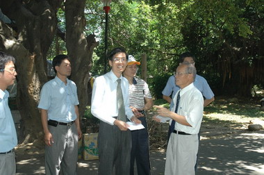 社會勞動役在新竹市立動物園整理環境(圖)
