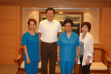 北縣慈惠獻愛給災區學童(圖)