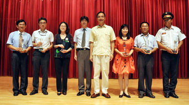 朱立倫讚許媒體是積功德的工作(圖)