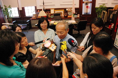 林政則行銷米粉摃丸節(圖)