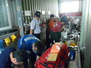 正順公司一名女員工右手遭機器捲盤捲入(圖)