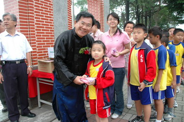 文昌國小舉行祭孔大典(圖)