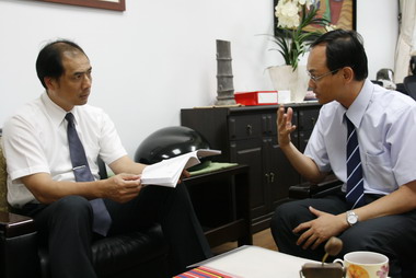 台肥公司花蓮廠長黃麗嬡拜會縣府(圖)