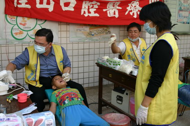 佳山口腔醫療團鹿谷鄉初鄉國小牙齒義診(圖)