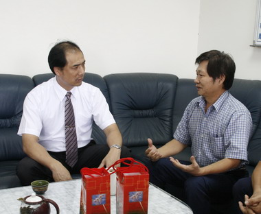 張志明前往鐵路局工務段等單位拜訪(圖)
