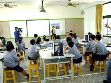 大鵬國小VOSA未來教室揭牌(圖)