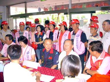 苗栗市長候選人鄒玉梅完成登記市長選舉(圖)