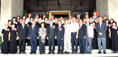 副總統蕭萬長參加臺灣光復64週年音樂會(圖)