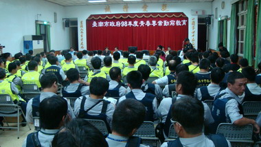 呼籲商家勿將煙賣給青少年以免觸法(圖)