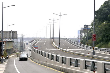 苗栗市龜山大橋高架橋樑通車(圖)