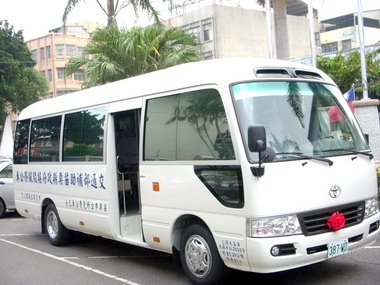 苗栗市免費社區巴士正式上路(圖)