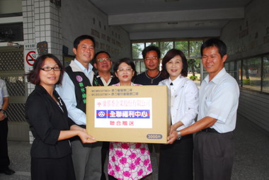 蘇治芬至義賢國小宣導防護揚塵及H1N1(圖)