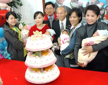 新竹市突破41萬人林政則恭賀(圖)