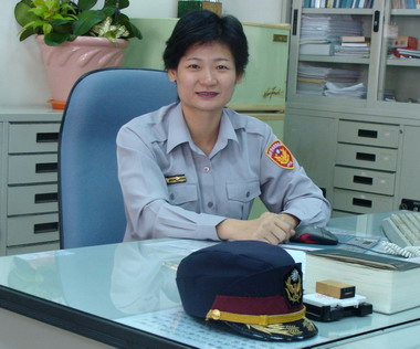 信義警分局首位女組長上任(圖)