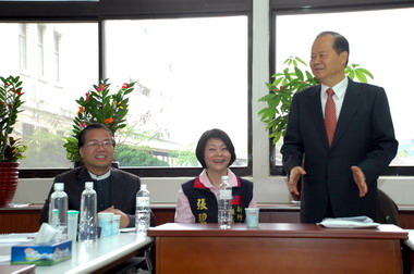 台大國發所博士班師生拜訪新竹縣(圖)