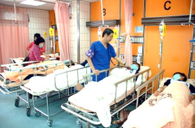 苑裡致民國中7名學生腹痛疑鮮奶出問題(圖)