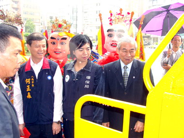 桃縣購進垃圾掃街車今辦授車典禮(圖)