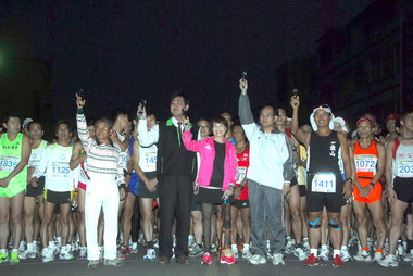 白河佳藕盃全國馬拉松賽千餘人開跑(圖)