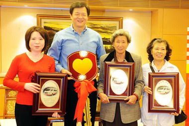 北縣復康巴士捐贈破百(圖)