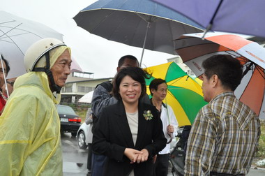 黃敏惠勘察文小二、文中一預定地(圖)