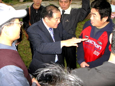 張通榮前往安樂區建德山莊會勘現址(圖)