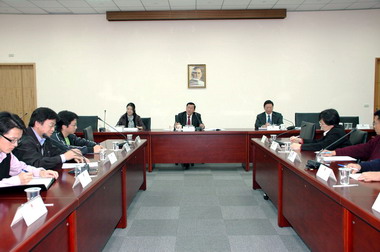 邱鏡淳：做好治安維護招商更順利(圖)