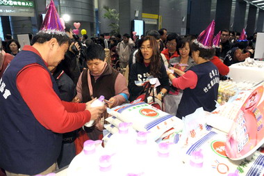 北縣辦愛心百貨週年慶(圖)