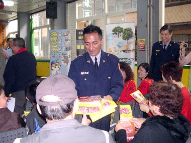 竹市辦春安工作反詐騙家戶宣導活動(圖)