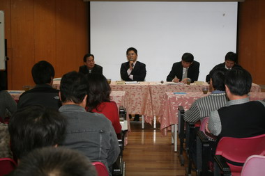 黃健庭視察縣衛生局業務(圖)