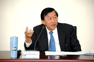 邱鏡淳：體制內做事不打腫臉充胖子(圖)