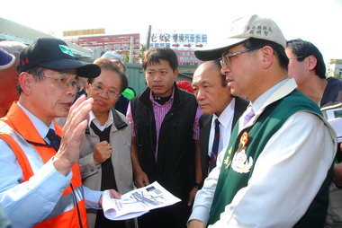 蘇煥智前往仁德交流道南下出口匝道會勘(圖)