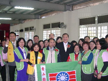 救國團新竹團委會辦新卸任會長交接(圖)