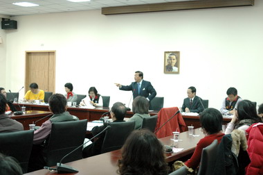 振興光明商圈 邱鏡淳全力支持(圖)