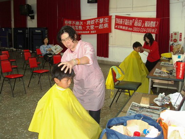 法華社區活動中心辦理義剪活動(圖)
