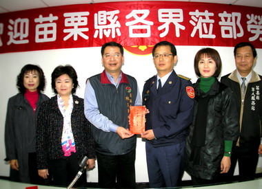 苗縣展開春節勞軍活動(圖)