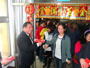 基隆辦新春團拜(圖)