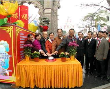 竹南龍鳳宮元宵活動剪綵點燈(圖)