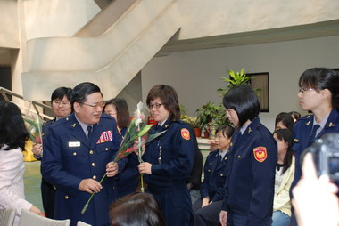 慶祝99年婦幼節-向全體女性同仁致敬(圖)