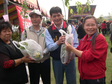 霧峰鄉植樹節大量贈送樹苗花卉(圖)