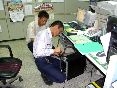 小學電化教學設備 烙印身分證號(圖)