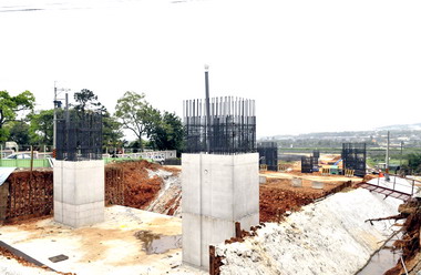 劉政鴻勘查銅鑼科學園區北側聯外道路(圖)