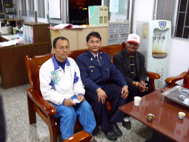 老翁訪友迷路 虎尾警幫返家(圖)