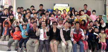 家扶辦才藝認養森巴鼓隊致贈儀式(圖)