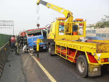 中山高南下195公里車輛火警(圖)