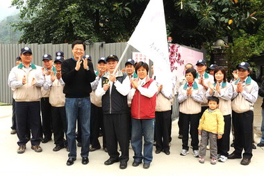 打造櫻花大道 周錫瑋訪視三峽綠美化成果(圖)